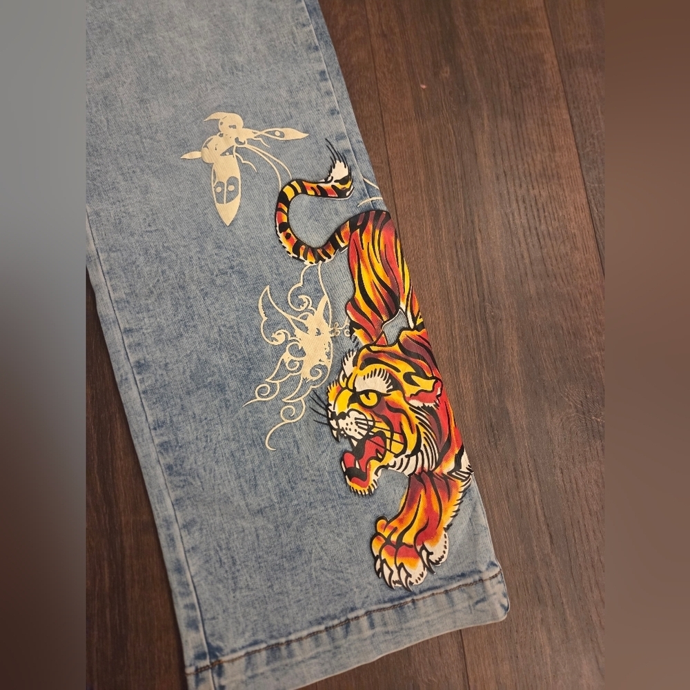 NWT Y2K Ed Hardy Crawling Tiger Stretch Wide Leg Jeans - Light Wash - Picture 3 of 9